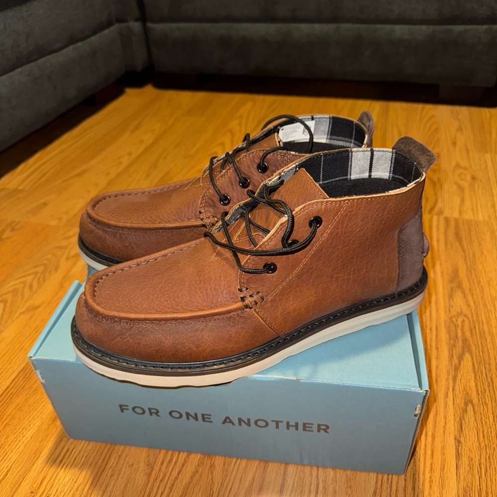 Toms Brown Chukka Boots Pull Up Leather